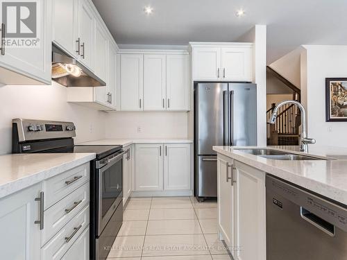 18 Heming Trail, Hamilton (Ancaster), ON - Indoor Photo Showing Kitchen With Double Sink With Upgraded Kitchen