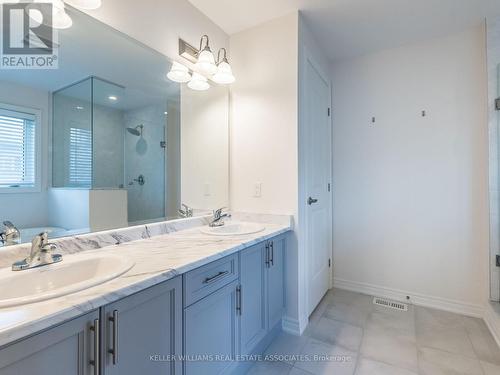 18 Heming Trail, Hamilton (Ancaster), ON - Indoor Photo Showing Bathroom