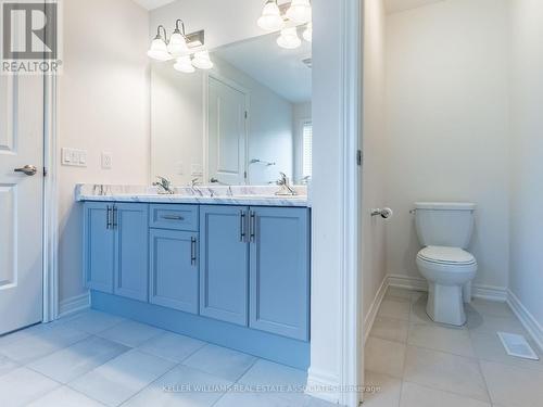 18 Heming Trail, Hamilton (Ancaster), ON - Indoor Photo Showing Bathroom