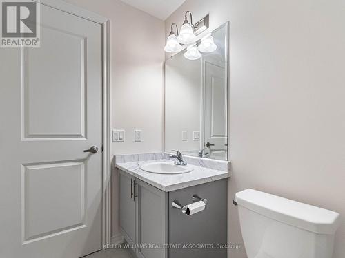 18 Heming Trail, Hamilton (Ancaster), ON - Indoor Photo Showing Bathroom