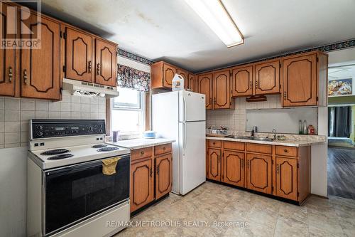 97 N Woodrow Boulevard, Toronto (Clairlea-Birchmount), ON - Indoor Photo Showing Kitchen With Double Sink