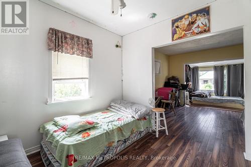 97 N Woodrow Boulevard, Toronto (Clairlea-Birchmount), ON - Indoor Photo Showing Bedroom