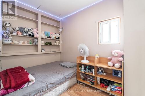 97 N Woodrow Boulevard, Toronto (Clairlea-Birchmount), ON - Indoor Photo Showing Bedroom