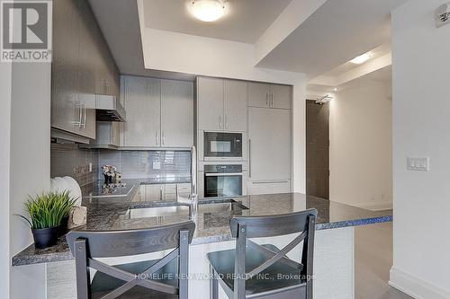 340 - 20 Fred Varley Drive, Markham (Unionville), ON - Indoor Photo Showing Kitchen With Double Sink