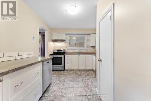 55 - 1095 Mississaga Street W, Orillia, ON - Indoor Photo Showing Kitchen