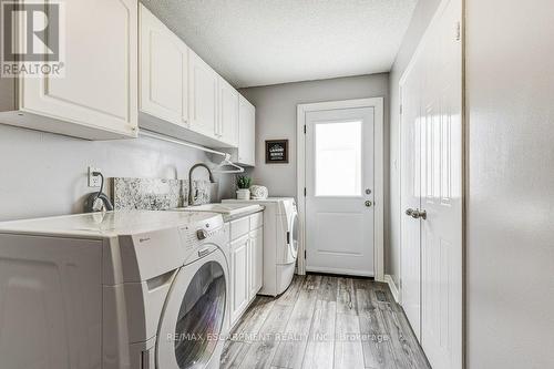 322 Leacock Avenue, Oakville (River Oaks), ON - Indoor Photo Showing Laundry Room