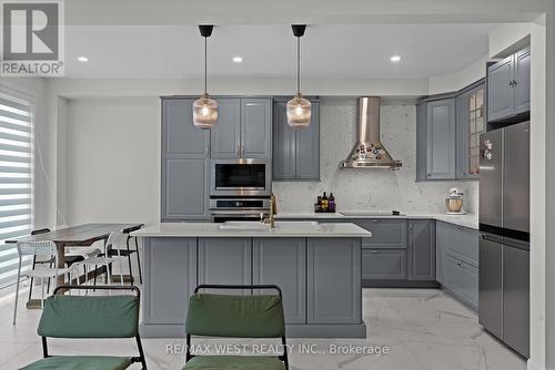 129 Shallow Pond Place, Ottawa (Cumberland), ON - Indoor Photo Showing Kitchen With Upgraded Kitchen