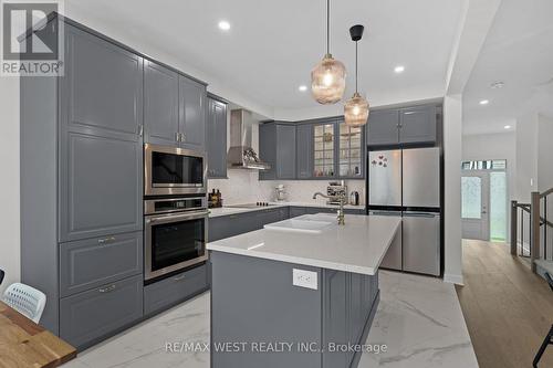 129 Shallow Pond Place, Ottawa (Cumberland), ON - Indoor Photo Showing Kitchen With Upgraded Kitchen