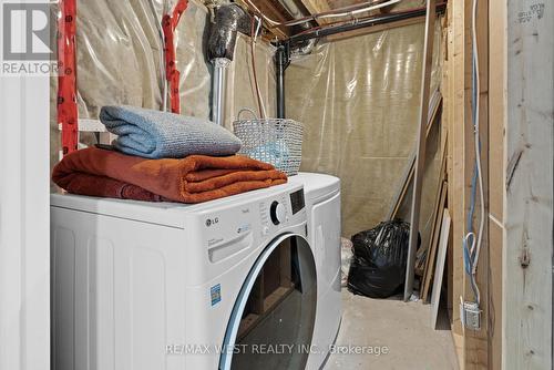 129 Shallow Pond Place, Ottawa (Cumberland), ON - Indoor Photo Showing Laundry Room