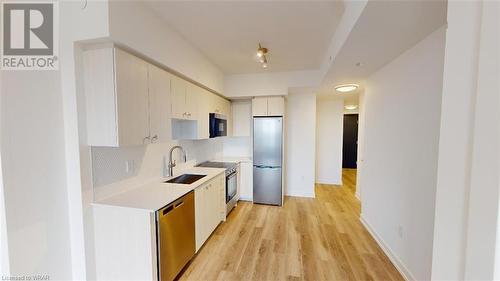 15 Wellington Street S Unit# 1704, Kitchener, ON - Indoor Photo Showing Kitchen