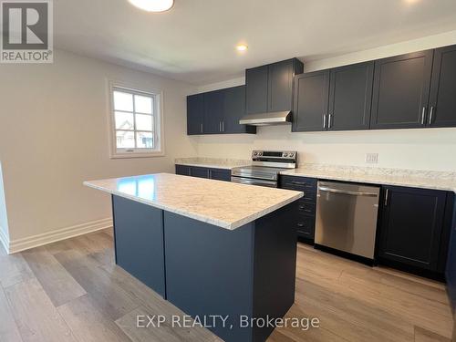 Upper - 7532 Splendour Drive, Niagara Falls, ON - Indoor Photo Showing Kitchen