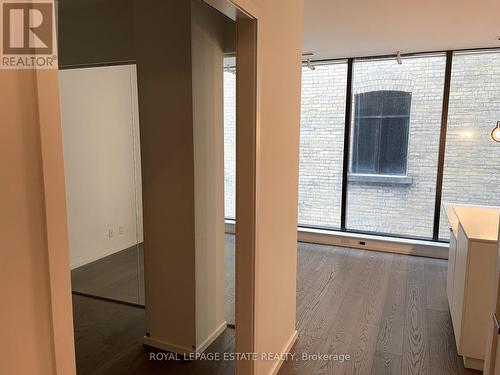 205 - 5 St Joseph Street, Toronto (Bay Street Corridor), ON - Indoor Photo Showing Other Room