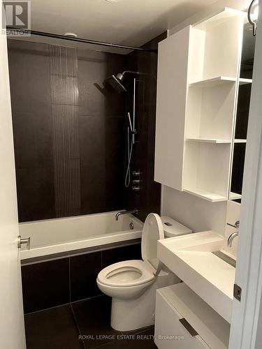 205 - 5 St Joseph Street, Toronto (Bay Street Corridor), ON - Indoor Photo Showing Bathroom