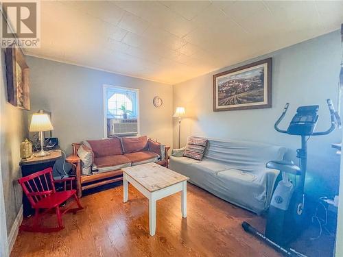 484 Secord Street, Espanola, ON - Indoor Photo Showing Living Room