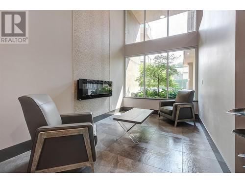 1152 Sunset Drive Unit# 1702, Kelowna, BC - Indoor With Fireplace