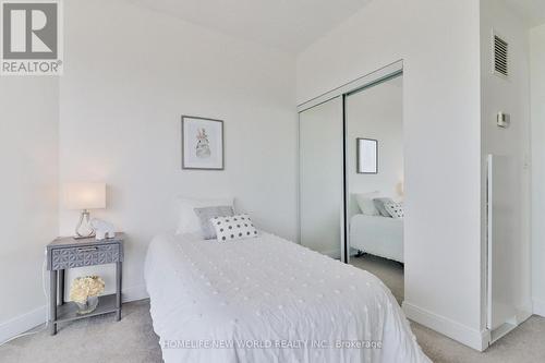 4707 - 60 Absolute Avenue, Mississauga (City Centre), ON - Indoor Photo Showing Bedroom