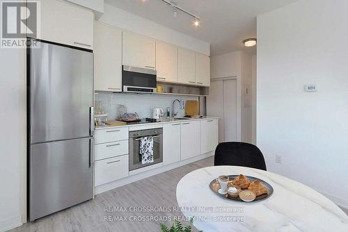 216 - 3005 Pine Glen Road, Oakville (Palermo West), ON - Indoor Photo Showing Kitchen