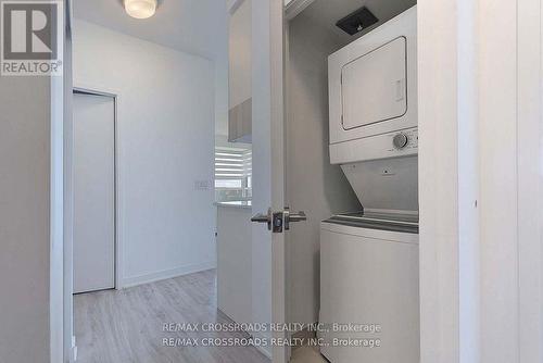 216 - 3005 Pine Glen Road, Oakville (Palermo West), ON - Indoor Photo Showing Laundry Room