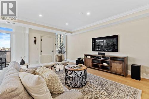 301 - 1477 Lakeshore Road, Burlington (Brant), ON - Indoor Photo Showing Living Room