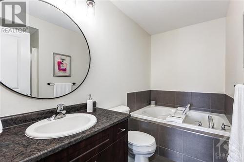 806 Tabaret Street, Ottawa, ON - Indoor Photo Showing Bathroom