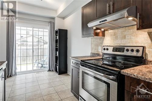 806 Tabaret Street, Ottawa, ON - Indoor Photo Showing Kitchen