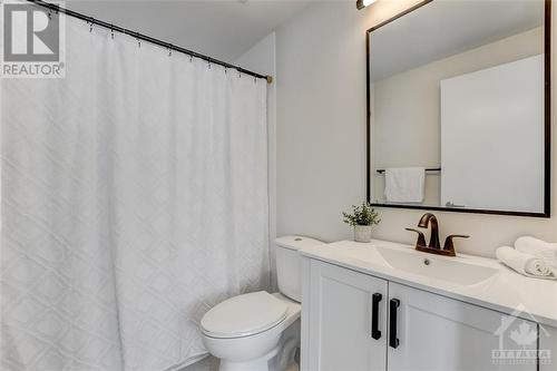 200 Rideau Street Unit#1801, Ottawa, ON - Indoor Photo Showing Bathroom