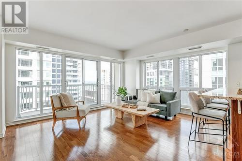 200 Rideau Street Unit#1801, Ottawa, ON - Indoor Photo Showing Living Room