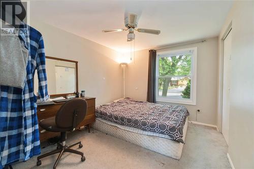 1060 Camelot Crescent, Sarnia, ON - Indoor Photo Showing Bedroom