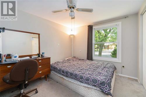 1060 Camelot Crescent, Sarnia, ON - Indoor Photo Showing Bedroom