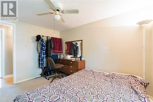 1060 Camelot Crescent, Sarnia, ON - Indoor Photo Showing Bedroom