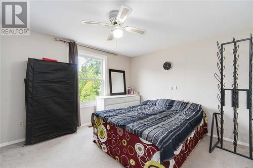 1060 Camelot Crescent, Sarnia, ON - Indoor Photo Showing Bedroom