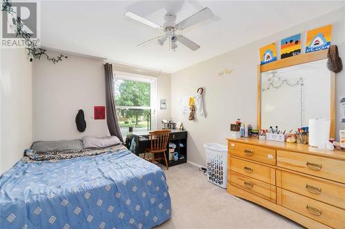 1060 Camelot Crescent, Sarnia, ON - Indoor Photo Showing Bedroom