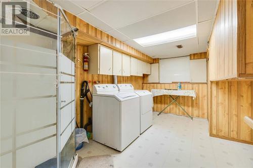 1060 Camelot Crescent, Sarnia, ON - Indoor Photo Showing Laundry Room