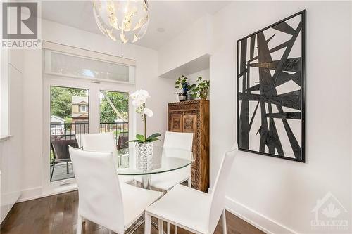 160 Begonia Avenue, Ottawa, ON - Indoor Photo Showing Dining Room