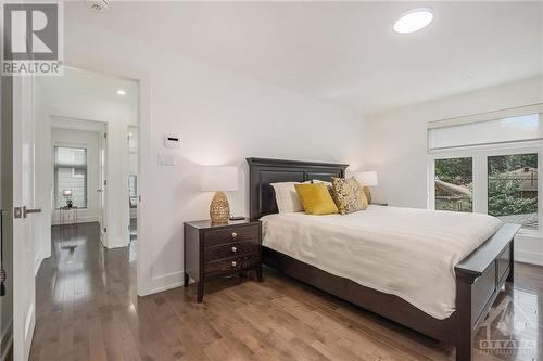 160 Begonia Avenue, Ottawa, ON - Indoor Photo Showing Bedroom