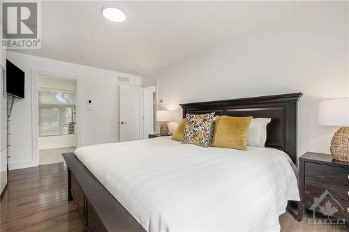 160 Begonia Avenue, Ottawa, ON - Indoor Photo Showing Bedroom