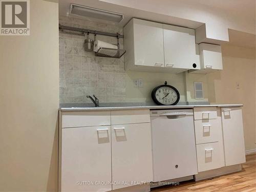 29 Estoril Street, Richmond Hill (Observatory), ON - Indoor Photo Showing Kitchen