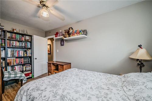 75 Anna Capri Drive, Hamilton, ON - Indoor Photo Showing Bedroom