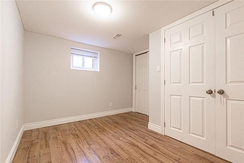 1340 Bunnell Drive, Burlington, ON - Indoor Photo Showing Other Room