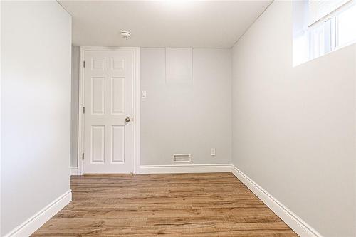 1340 Bunnell Drive, Burlington, ON - Indoor Photo Showing Other Room