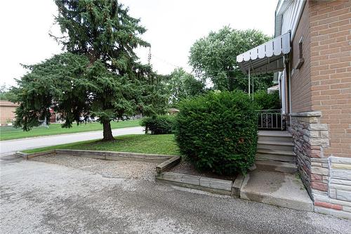 1340 Bunnell Drive, Burlington, ON - Outdoor