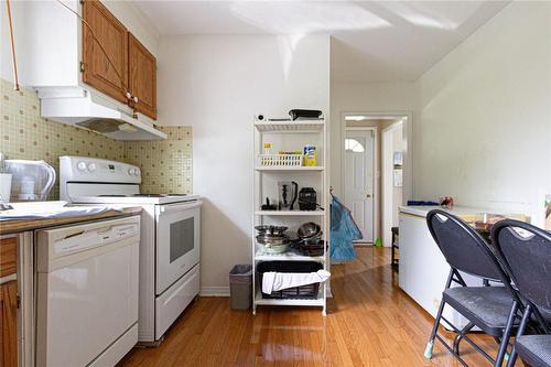 1340 Bunnell Drive, Burlington, ON - Indoor Photo Showing Kitchen