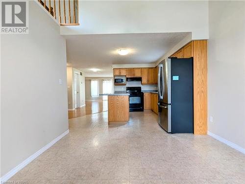 324 Mountain Laurel Crescent Unit# Upper, Kitchener, ON - Indoor Photo Showing Kitchen