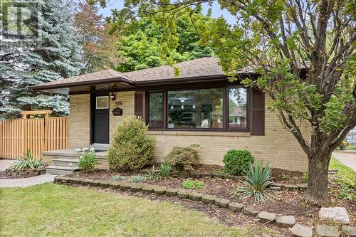 916 Laporte Avenue, Windsor, ON - Outdoor