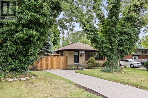 916 Laporte Avenue, Windsor, ON - Outdoor