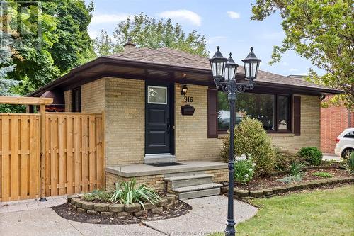 916 Laporte Avenue, Windsor, ON - Outdoor