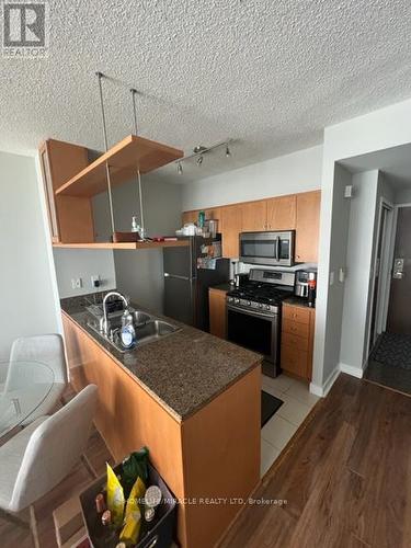 2601 - 35 Mariner Terrace, Toronto, ON - Indoor Photo Showing Kitchen