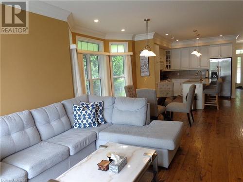 3477 Trout Lake Road Unit# 6, North Bay, ON - Indoor Photo Showing Living Room