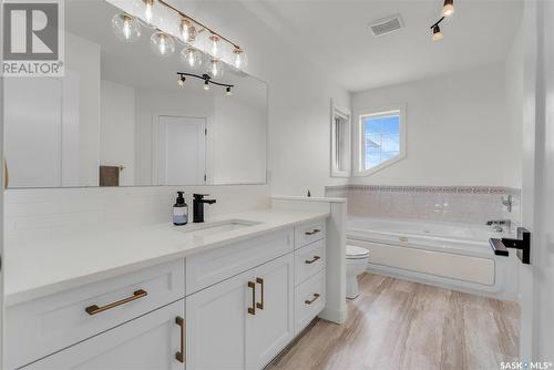 203 Adaskin Cove, Saskatoon, SK - Indoor Photo Showing Bathroom