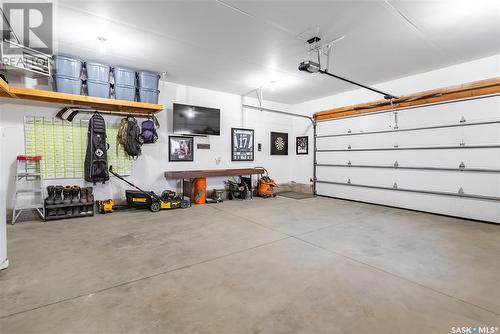 203 Adaskin Cove, Saskatoon, SK - Indoor Photo Showing Garage